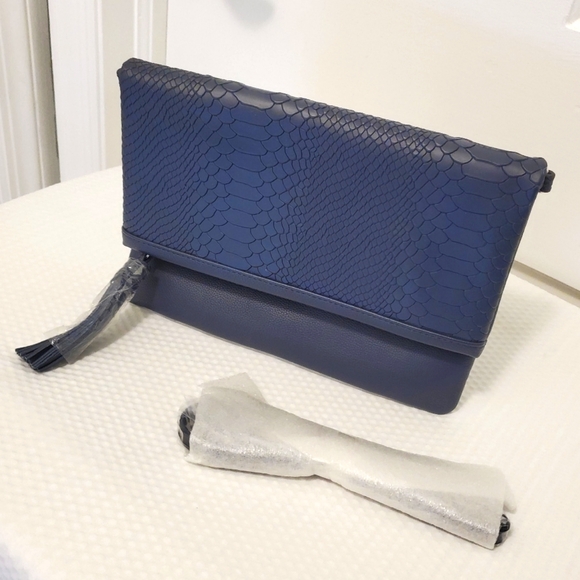 NWOT Gigi New York Python Embossed Navy Blue Foldover Clutch/Crossbody - Picture 1 of 7